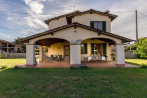 Nonna Bianca, a Genuine Farmhouse in Sant'Alessio, Lucca